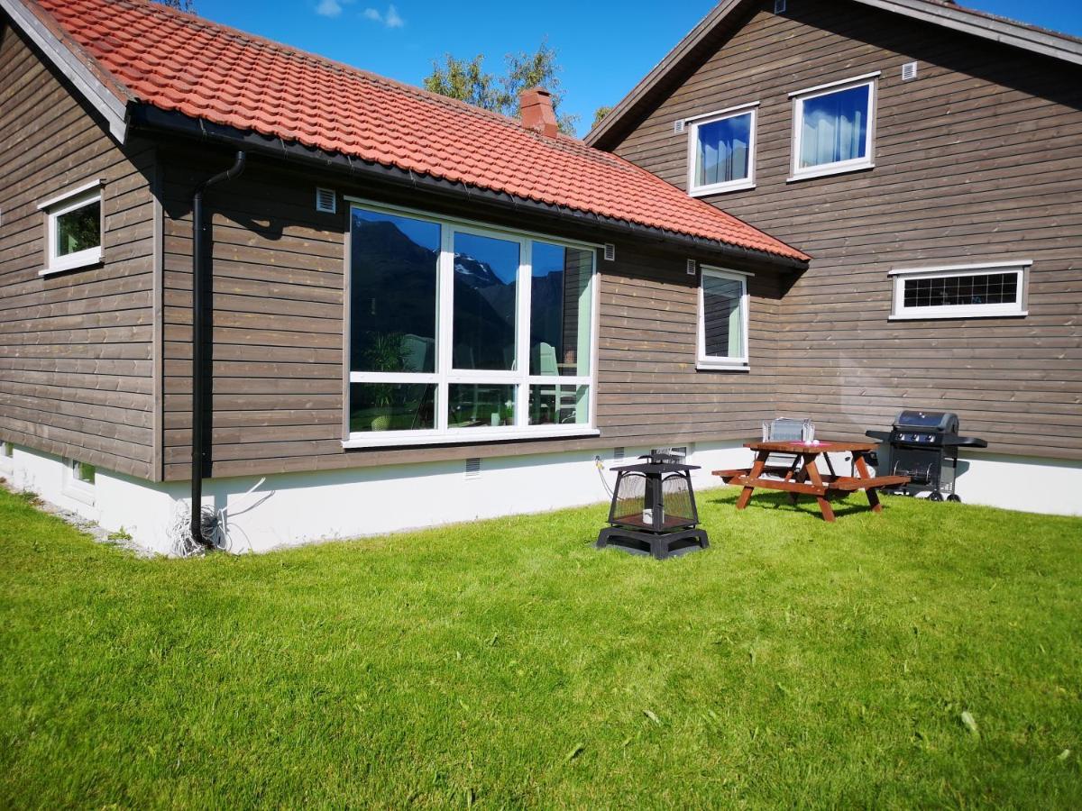 Romsdalseggen Lodge Isfjorden Exterior foto